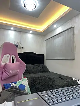 Hot beauty   online show from 07/02/26, 03:45