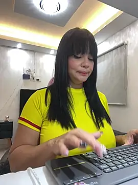 Hot beauty   online show from 07/03/26, 11:00