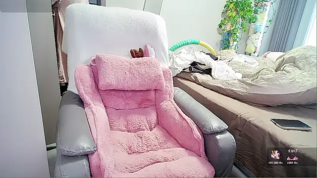 Xiaoyu-G online show from 11/01/25, 02:13