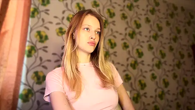 Evvie Summn1 online show from 03/23/26, 09:35