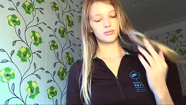 Evvie Summn1 online show from 06/05/26, 06:52