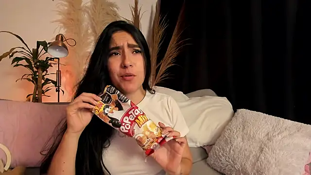 Snapshot of Serenity_Day chatting on 04/08/26, 01:49 Serenity Day online show from 04/08/26, 01:49