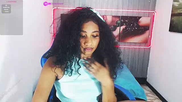 Snapshot of _ahsly_ chatting on 01/18/25, 04:04 ahsly online show from 01/18/25, 04:04