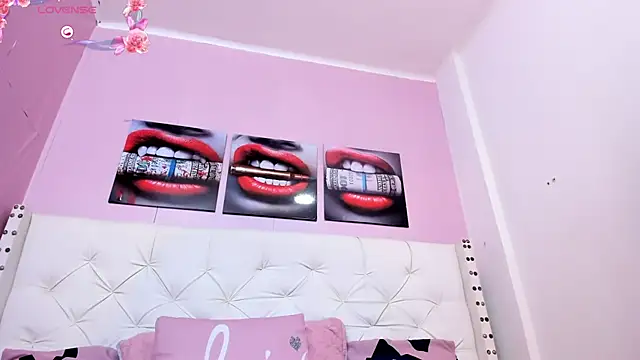 Snapshot of alice__tylor chatting on 02/25/25, 11:41 alice tylor online show from 02/25/25, 11:41