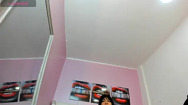 Snapshot of alice__tylor chatting on 03/11/25, 11:33 alice tylor online show from 03/11/25, 11:33