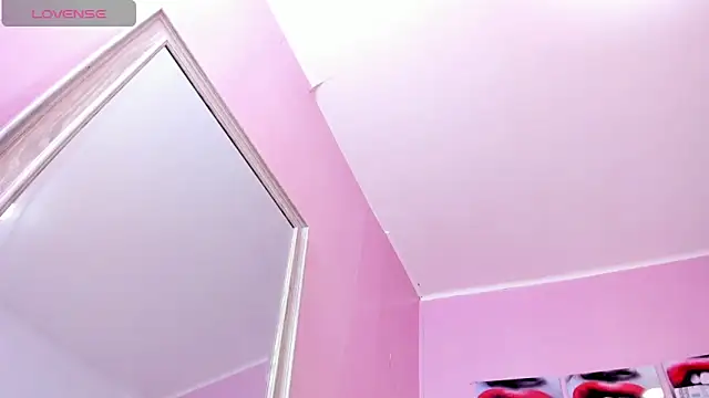 Snapshot of alice__tylor chatting on 03/21/25, 02:29 alice tylor online show from 03/21/25, 02:29