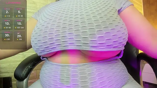 Snapshot of alice__tylor chatting on 09/16/25, 10:16 alice tylor online show from 09/16/25, 10:16