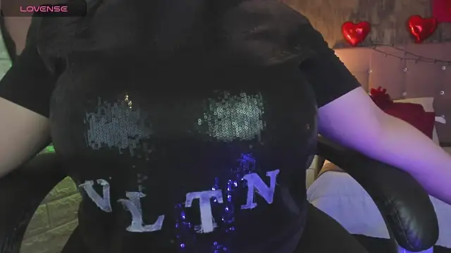 Snapshot of alice__tylor chatting on 02/15/26, 12:36 alice tylor online show from 02/15/26, 12:36