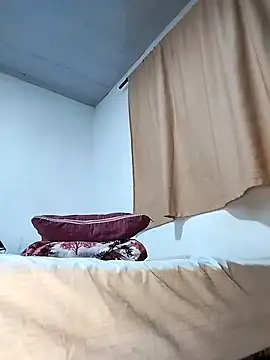 Snapshot of Zombra_42 chatting on 11/18/25, 02:50 Zombra 42 online show from 11/18/25, 02:50