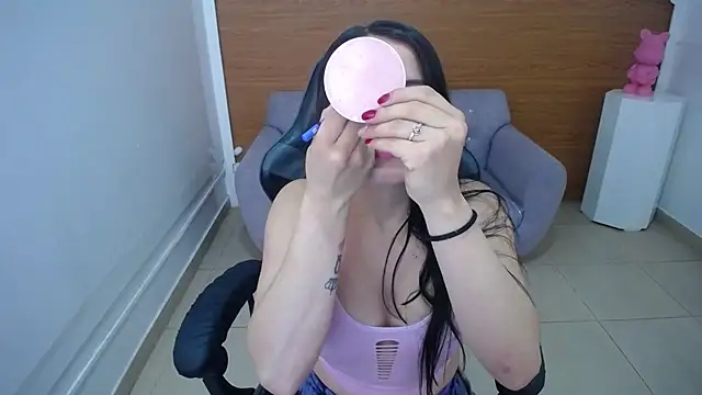 Chinatsu t online show from 09/26/25, 12:42