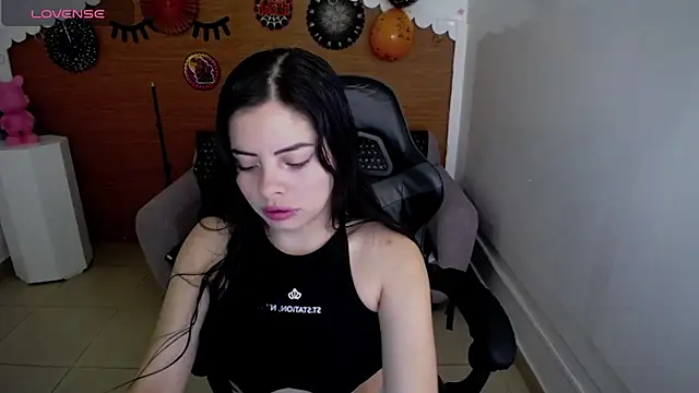 Chinatsu t online show from 10/20/25, 12:49