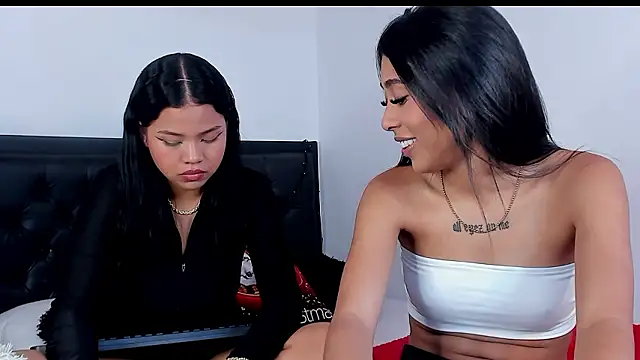 Snapshot of lilibluex chatting on 12/06/24, 07:45 lilibluex online show from 12/06/24, 07:45