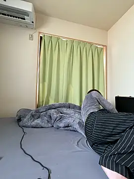 Snapshot of UKI06 chatting on 02/14/26, 04:09 UKI06 online show from 02/14/26, 04:09