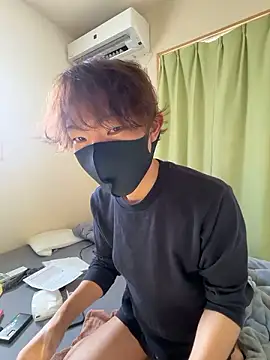 Snapshot of UKI06 chatting on 03/17/26, 02:27 UKI06 online show from 03/17/26, 02:27