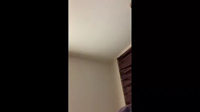 Snapshot of UKI06 chatting on 04/14/26, 02:34 UKI06 online show from 04/14/26, 02:34