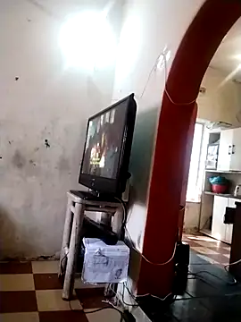 Snapshot of Polygamist chatting on 09/09/25, 07:41 Polygamist online show from 09/09/25, 07:41