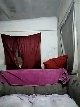 Snapshot of Polygamist chatting on 09/12/25, 12:33 Polygamist online show from 09/12/25, 12:33