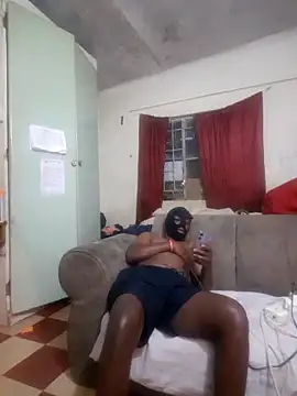 Snapshot of Polygamist chatting on 09/22/25, 12:12 Polygamist online show from 09/22/25, 12:12