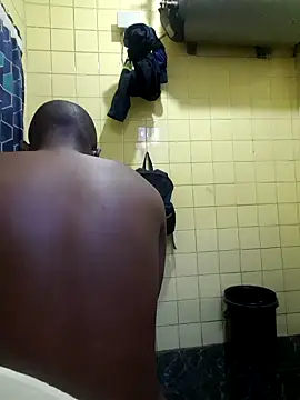 Snapshot of Polygamist chatting on 10/02/25, 05:03 Polygamist online show from 10/02/25, 05:03