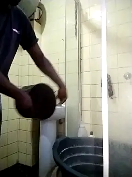 Snapshot of Polygamist chatting on 11/05/25, 04:56 Polygamist online show from 11/05/25, 04:56