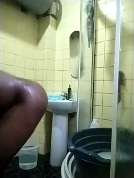 Snapshot of Polygamist chatting on 02/18/26, 05:47 Polygamist online show from 02/18/26, 05:47