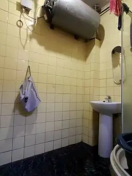 Snapshot of Polygamist chatting on 03/27/26, 05:13 Polygamist online show from 03/27/26, 05:13