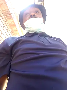 Snapshot of Polygamist chatting on 04/06/26, 08:59 Polygamist online show from 04/06/26, 08:59