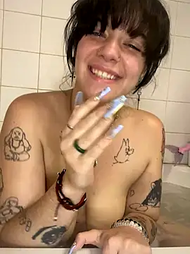 pircilla23 online show from 09/14/25, 05:01