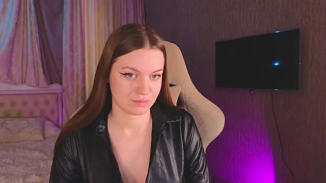 Snapshot of Lovella_Lips chatting on 01/14/25, 10:27 Lovella Lips online show from 01/14/25, 10:27