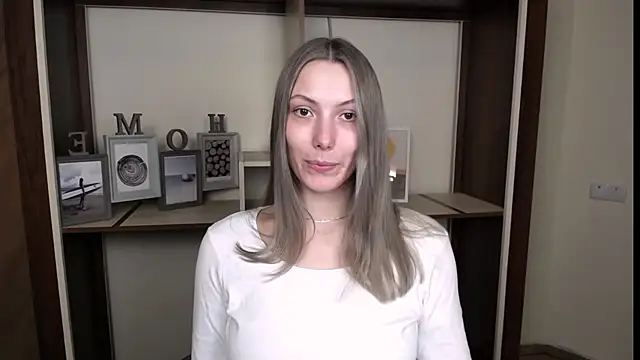 Snapshot of VanessaMay_ chatting on 03/04/26, 03:51 VanessaMay online show from 03/04/26, 03:51