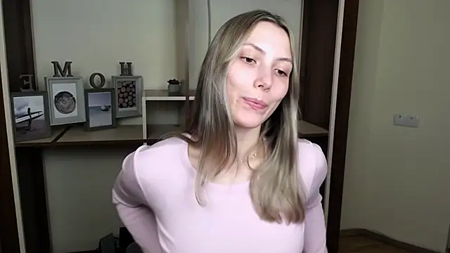 Snapshot of VanessaMay_ chatting on 03/10/26, 06:24 VanessaMay online show from 03/10/26, 06:24