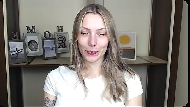 Snapshot of VanessaMay_ chatting on 03/18/26, 05:38 VanessaMay online show from 03/18/26, 05:38