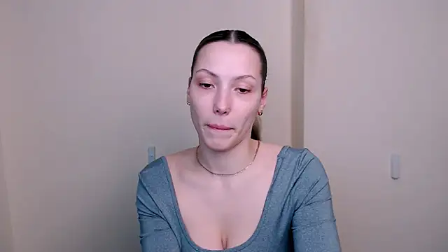 Snapshot of VanessaMay_ chatting on 04/21/26, 05:17 VanessaMay online show from 04/21/26, 05:17