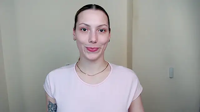 Snapshot of VanessaMay_ chatting on 04/23/26, 05:15 VanessaMay online show from 04/23/26, 05:15