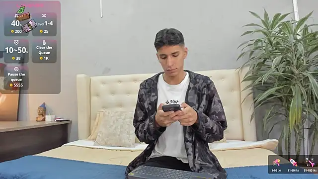 kieran derek online show from 09/28/25, 03:34