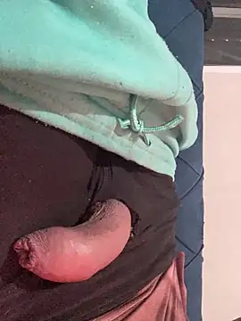 Snapshot of 6MataGarcia chatting on 12/14/25, 02:06 6MataGarcia online show from 12/14/25, 02:06