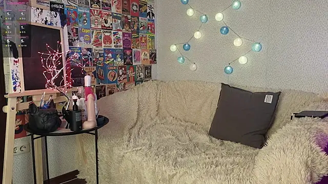 Snapshot of LittleLeen chatting on 01/24/25, 10:30 LittleLeen online show from 01/24/25, 10:30