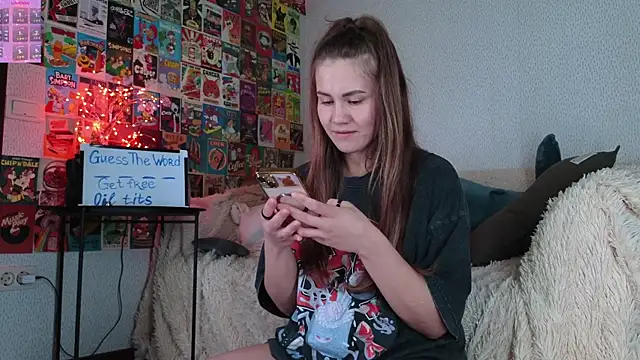 Snapshot of LittleLeen chatting on 09/09/25, 03:33 LittleLeen online show from 09/09/25, 03:33