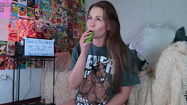 Snapshot of LittleLeen chatting on 09/11/25, 03:23 LittleLeen online show from 09/11/25, 03:23