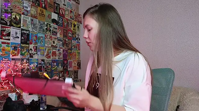 Snapshot of LittleLeen chatting on 09/23/25, 03:59 LittleLeen online show from 09/23/25, 03:59