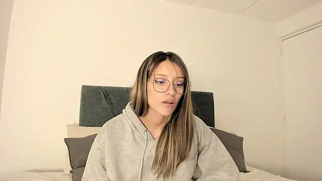 Snapshot of Gabby_and_Alice chatting on 12/13/24, 02:21 Gabby and Alice online show from 12/13/24, 02:21