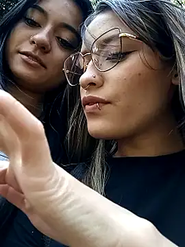 Snapshot of Gabby_and_Alice chatting on 02/15/25, 07:39 Gabby and Alice online show from 02/15/25, 07:39