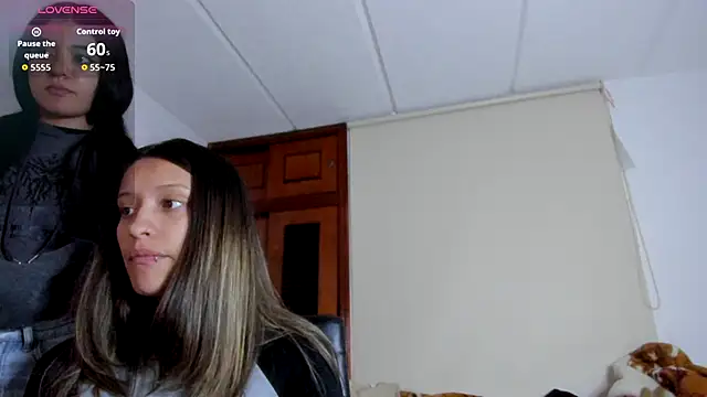 Snapshot of Gabby_and_Alice chatting on 10/08/25, 07:00 Gabby and Alice online show from 10/08/25, 07:00