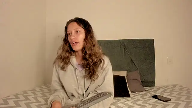 Snapshot of Gabby_and_Alice chatting on 10/24/25, 07:21 Gabby and Alice online show from 10/24/25, 07:21