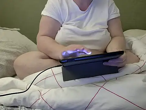 MarthaBriest online show from 10/27/25, 02:37