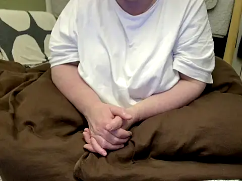 Snapshot of MarthaBriest chatting on 05/14/26, 02:07 MarthaBriest online show from 05/14/26, 02:07