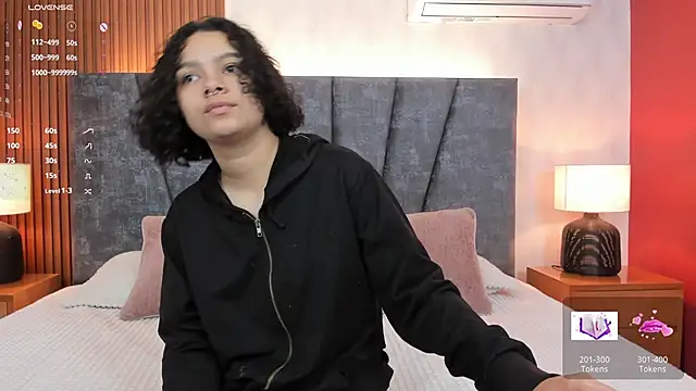 pretty sunlight  online show from 01/14/25, 01:26