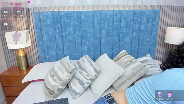 pretty sunlight  online show from 11/07/25, 01:27