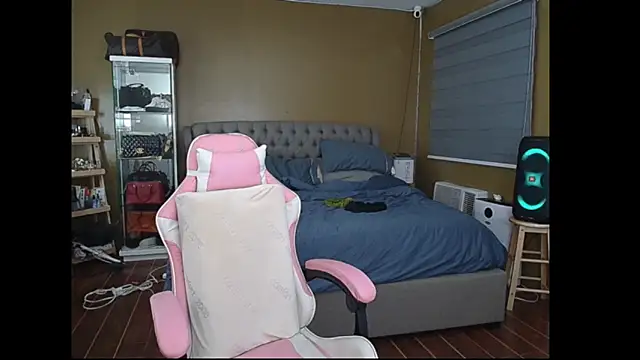 Snapshot of aya_saki chatting on 03/12/25, 10:59 aya saki online show from 03/12/25, 10:59