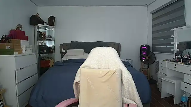 Snapshot of aya_saki chatting on 11/05/25, 08:36 aya saki online show from 11/05/25, 08:36